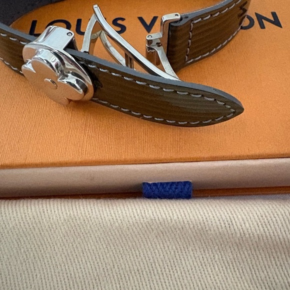 Louis Vuitton Authentic Cyber Epi Wish Bracelet - Green - Picture 6 of 12